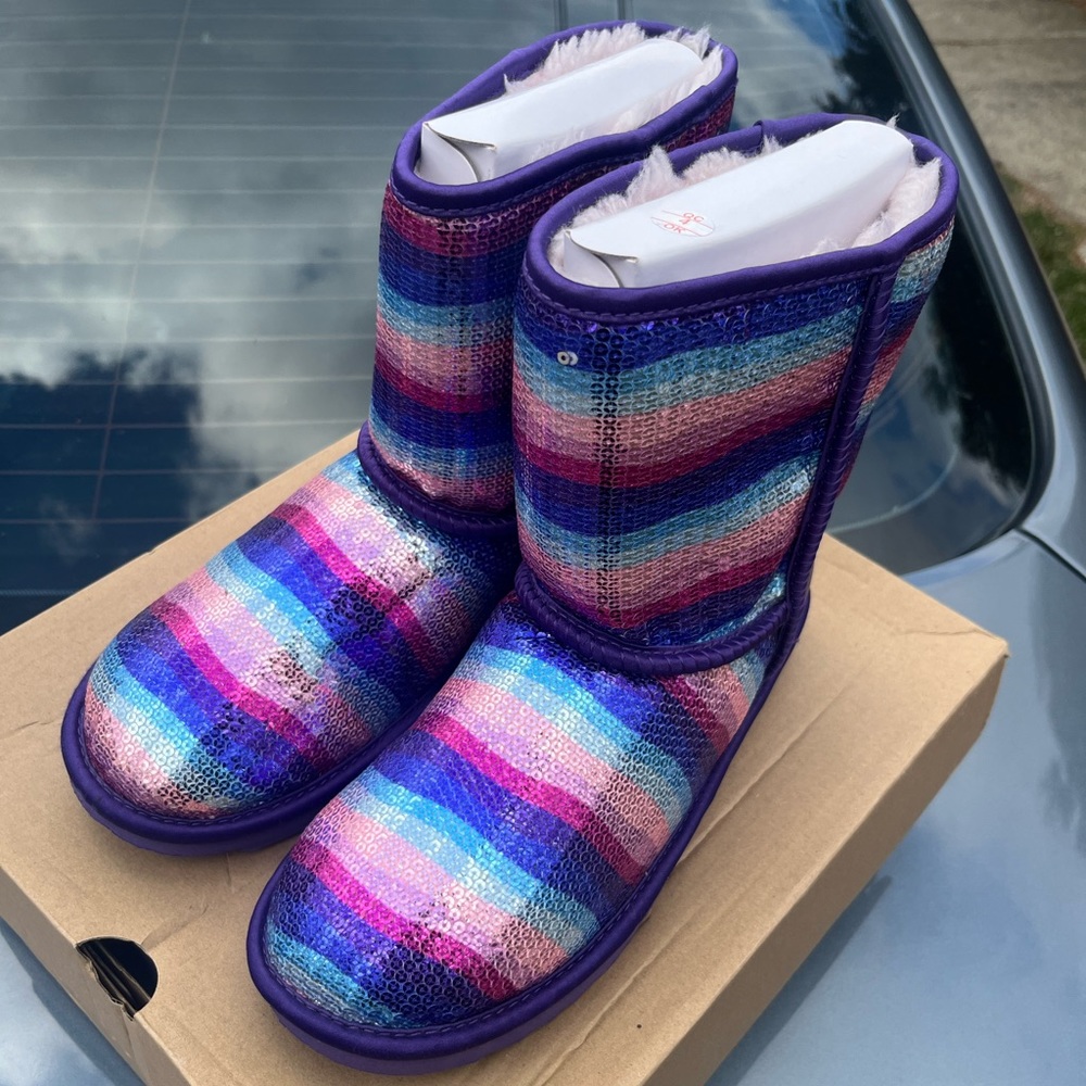 NEW- Sequin UGGS Kids size 6